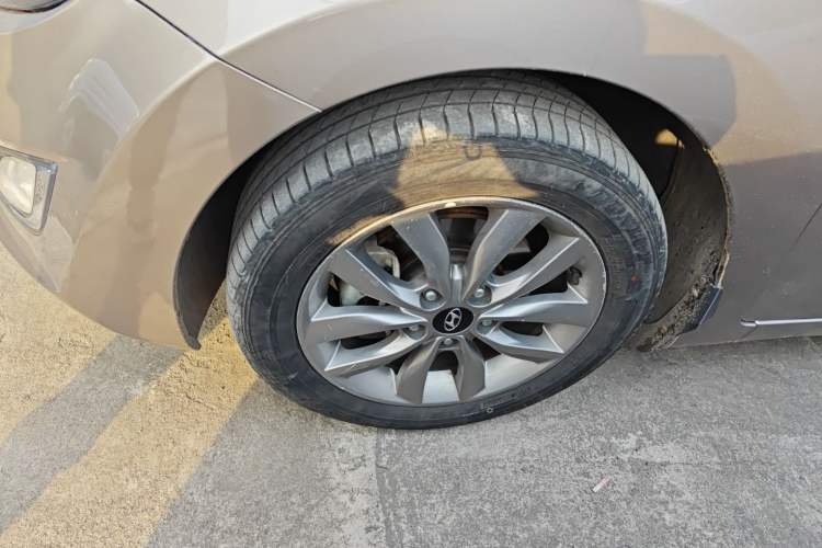 Used Hyundai Elantra 2015 1.6L Automatic Fashion Model
