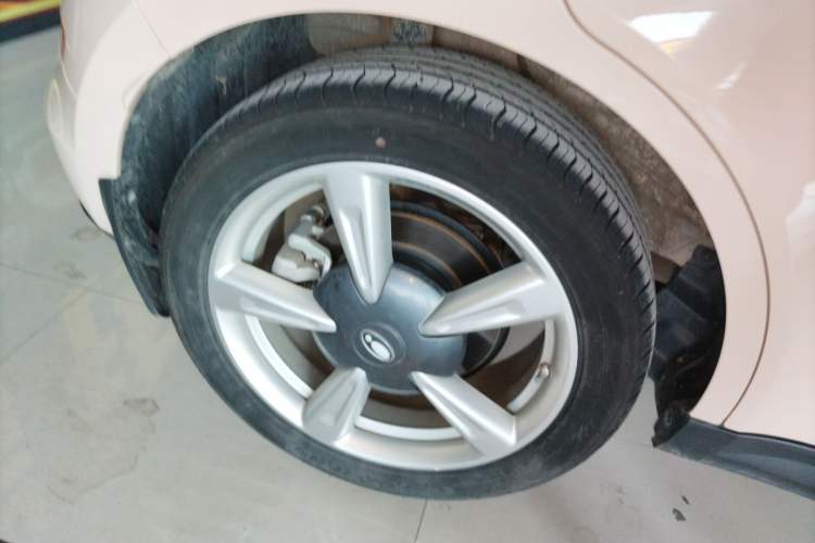 Used ORA Good Cat 2023 401 km Standard Range Luxury Version Lithium Iron Phosphate
