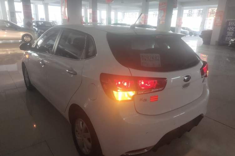 Used Kia K2 2015 Hatchback 1.4L AT GLS Cool Edition
