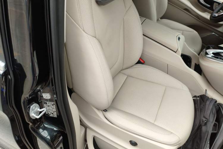 Used Mercedes-Benz V-Class 2018 V 260 Prestige Edition China VI