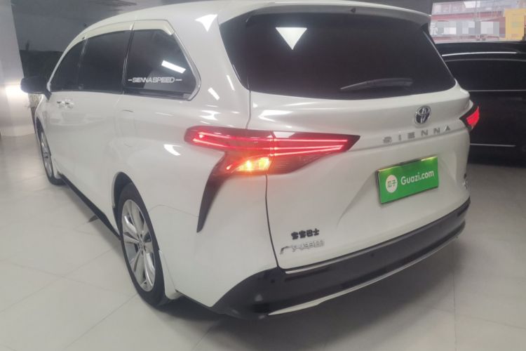 Used Toyota Sienna 2024 2.5L Hybrid Luxury Edition