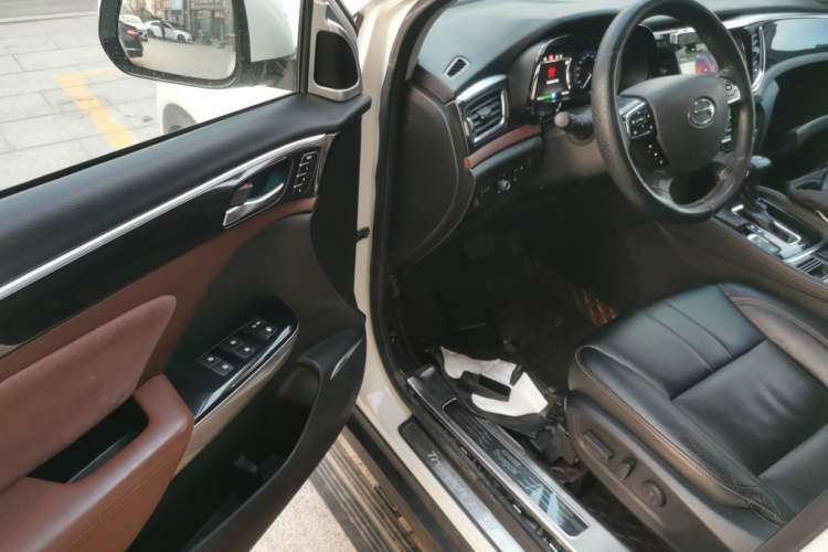 Used GAC Trumpchi GS8 2017 320T Two-Wheel Drive Luxury Smart Connectivity Version (7 Seats)
