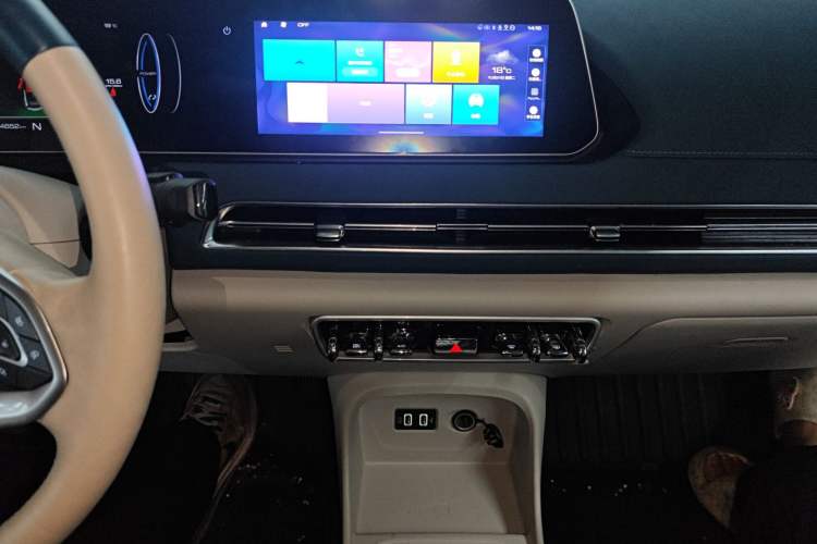 Used ORA Good Cat 2022 Morandi Edition 400km Standard Range Premium Version Lithium Iron Phosphate