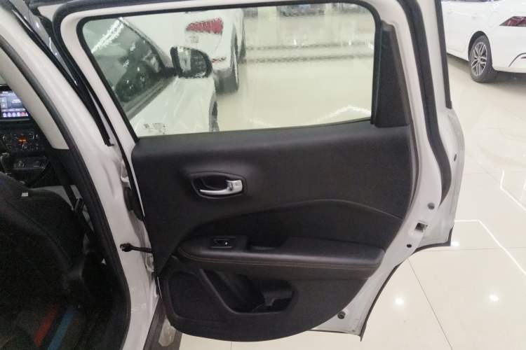 Used  Compass 2019 220T Automatic Family Edition
