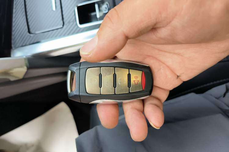 Used Haval H7 2017 Red-Label H7 2.0T Automatic Prestige Model
