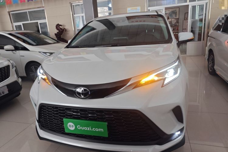 Used Toyota Granvia 2024 2.5L Hybrid Comfort Edition
