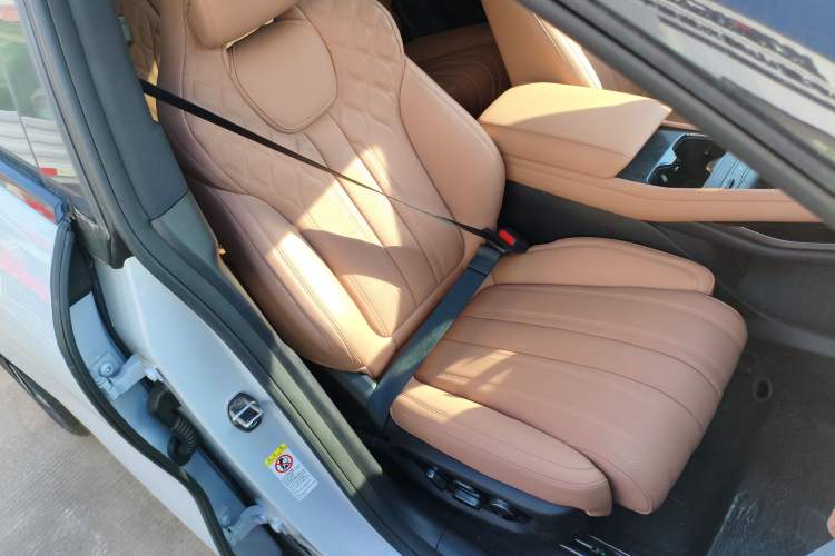 Used BYD Song L EV 2025 662 km Advanced Intelligent Driving Version
