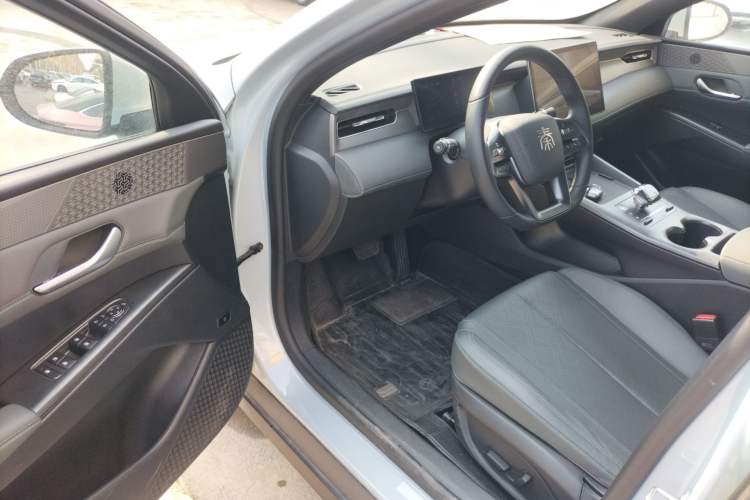 Used BYD Qin PLUS 2025 DM-i Smart Drive 55KM Beyond Model
