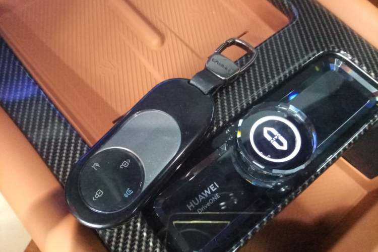 Used Hima AITO M9 2024 Range-Extended Max Edition 42 kWh 6-Seater Version
