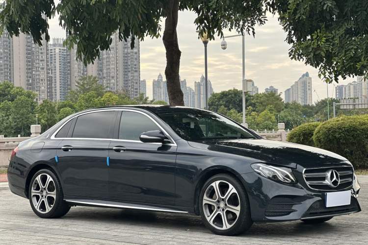 Used Mercedes-Benz E-Class 2016 E 300 L Sporty and Stylish Model
