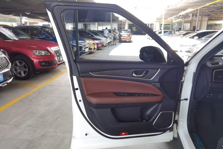 Used Honda UR-V 2020 370TURBO Two-Wheel Drive Luxury Edition
