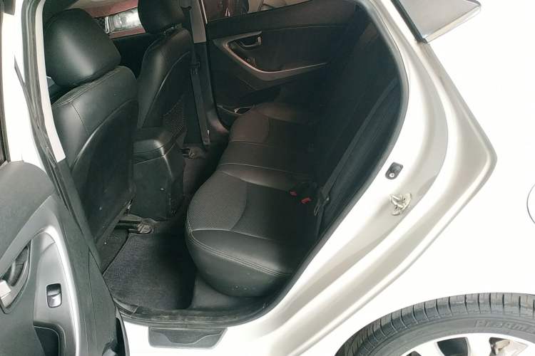 Used Hyundai Elantra 2016 1.6L Automatic Smart Version
