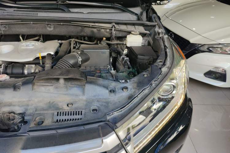 Used Toyota Highlander 2018 2.0T Four-Wheel Drive Luxury Edition 7 Seats China V Emission Standard
