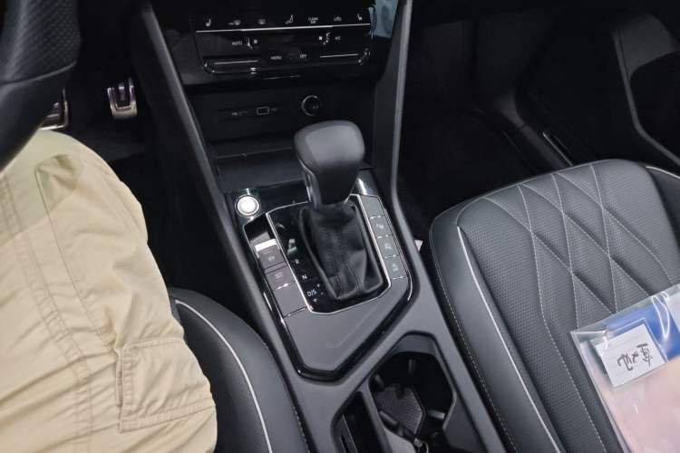 Used Volkswagen Tiguan L 2022 330TSI Automatic Two-Wheel Drive R-Line Enhanced Edition