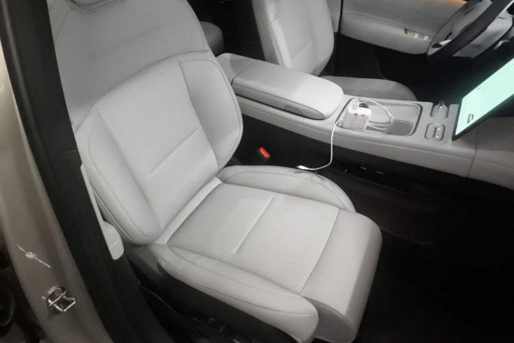 Used Nio ES6 2024 75 kWh
