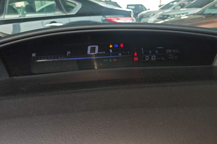 Used Honda Jade 2013 1.8L automatic Comfort version 5 seats
