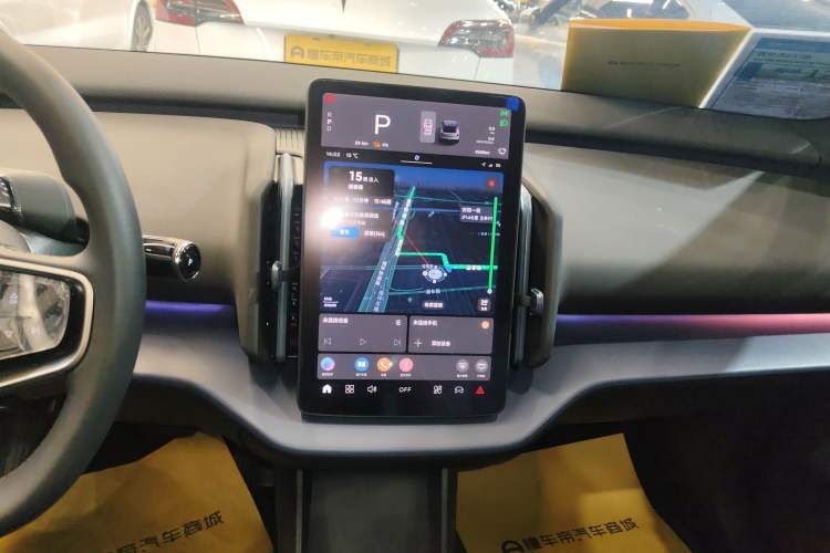 Used Volvo EX30 2025 Rear-Drive Long-Range Plus Model