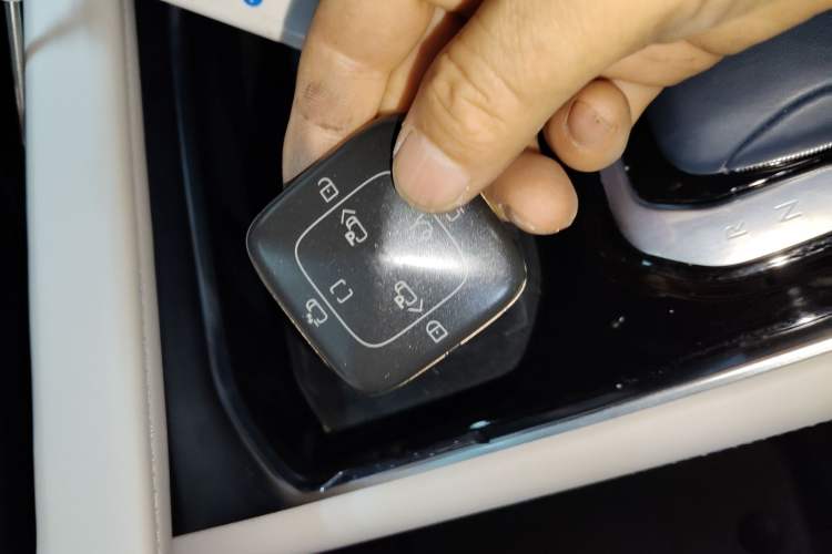 Used Zeekr 009 2022 WE Edition
