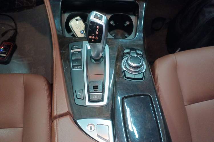 Used BMW 5 Series 2017 525Li Leading Model
