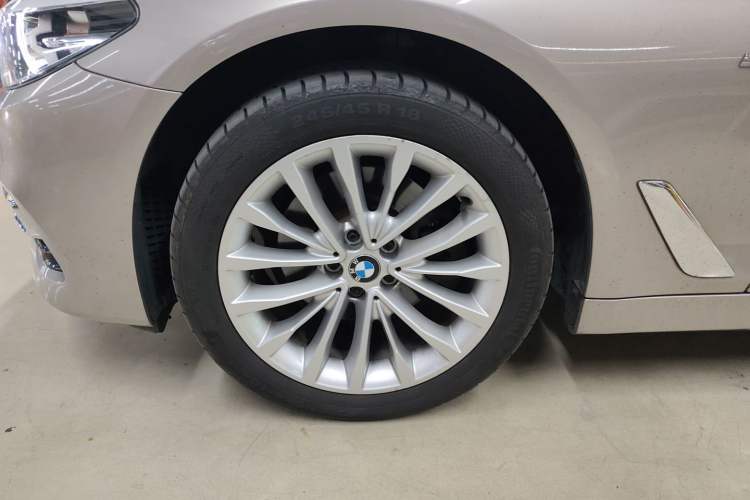 Used BMW 5 Series 2018 525Li Luxury Package
