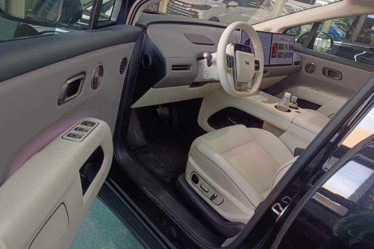 Used Li Auto Li Auto i8 2025 Standard Edition