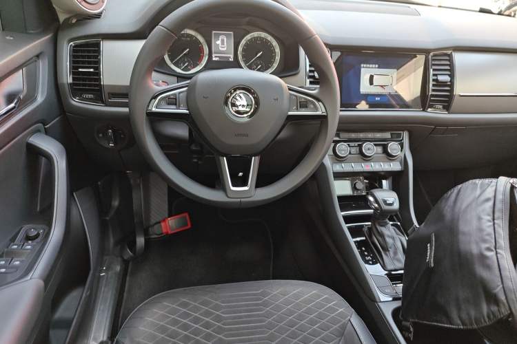 Used Skoda Kodiaq 2018 Facelifted TSI330 5-Seater Two-Wheel-Drive Comfort Edition
