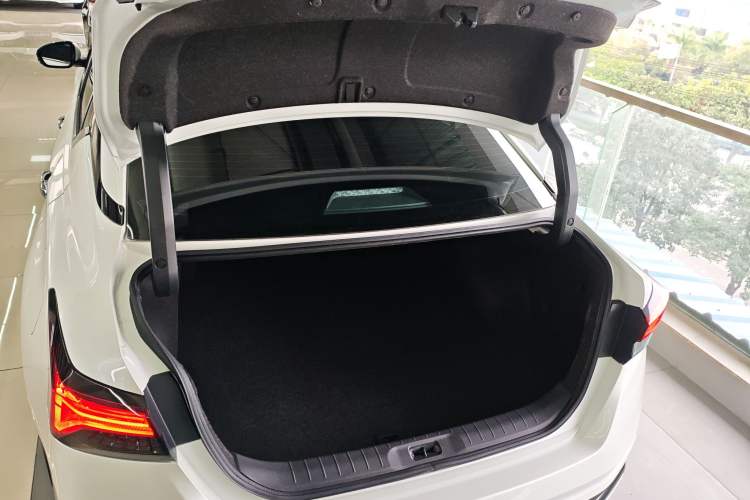 Used Nissan Teana 2022 2.0L XL-Upr Enjoyment Edition