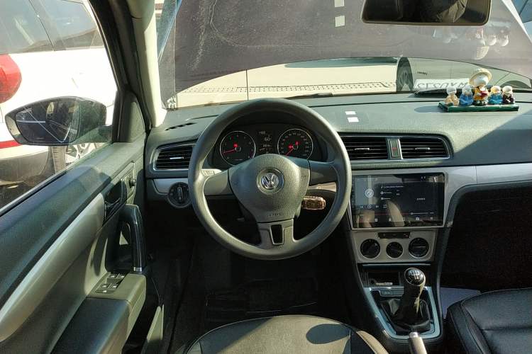 Used Volkswagen Lavida 2013 Restyled Classic 1.6L Manual Comfort Edition