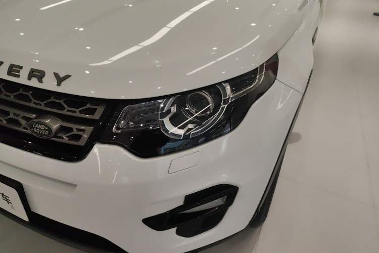 Used Land Rover Discovery Sport 2018 240 PS SE Version