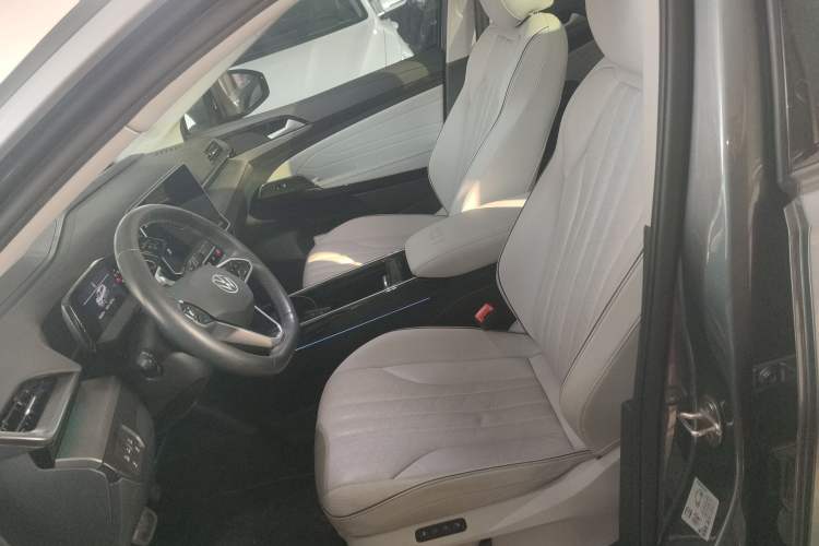 Used Volkswagen ID.6 X 2023 Ultra-Intelligent Long-Range Version