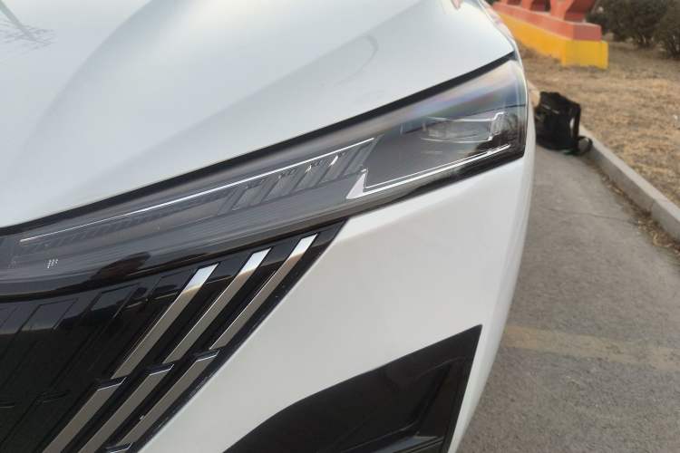 Used Dongfeng Aeolus Mage 2025 1.5T JingShang Edition
