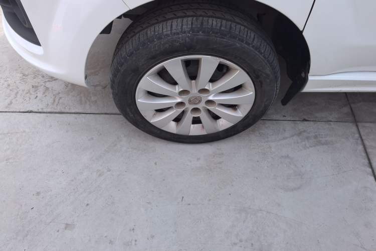 Used Jinbei Gold Hiace M Classic 2022 1.5L Travel Lion Passenger Van 7 Seats
