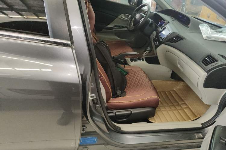 Used Honda Civic 2014 1.8L automatic comfort version
