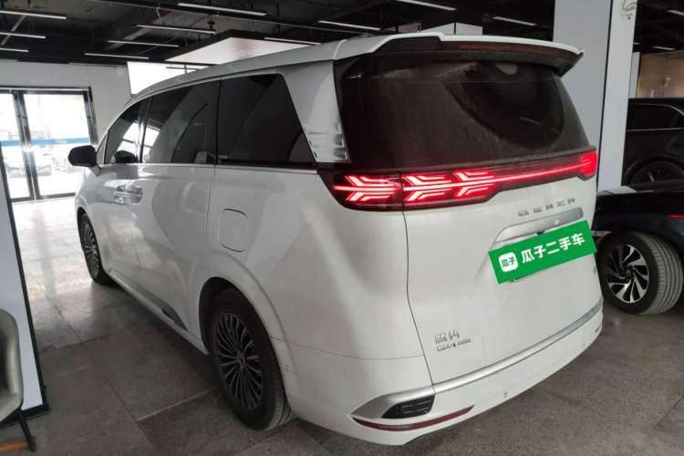 Used Denza D9 2022 DM-i 970 Four-Wheel Drive Flagship Model
