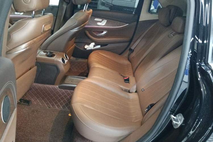 Used Mercedes-Benz E-Class 2018 Facelift E 300 L Luxury Edition
