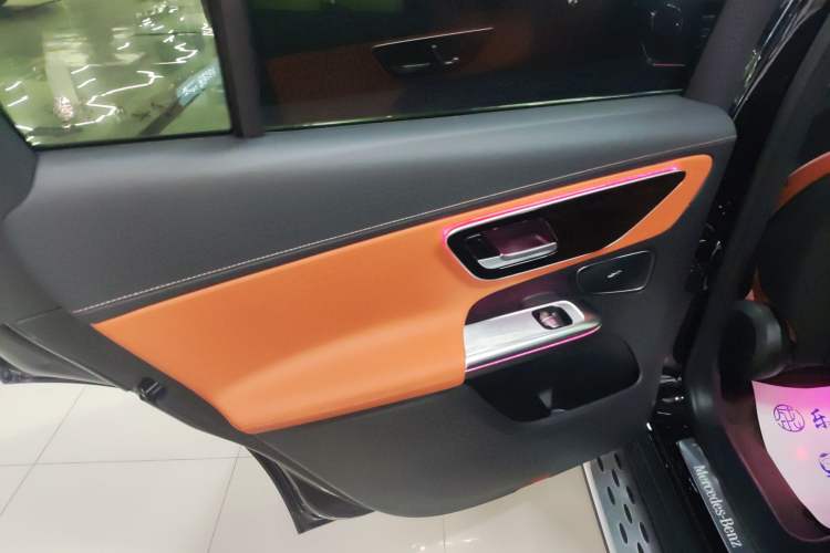 Used Mercedes-Benz GLC 2025 Refreshed GLC 300 L 4MATIC Dynamic Version 5 Seats
