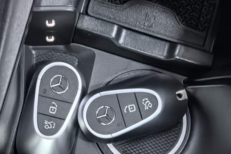 Used Mercedes-Benz E-Class New Energy 2024 E 350 e L Plug-in Hybrid Sedan