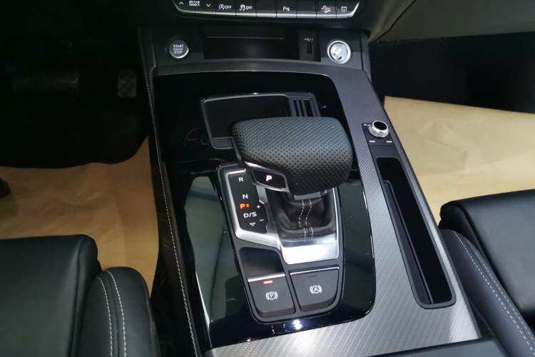 Used Audi Q5L 2023 40T Luxury Dynamic Model
