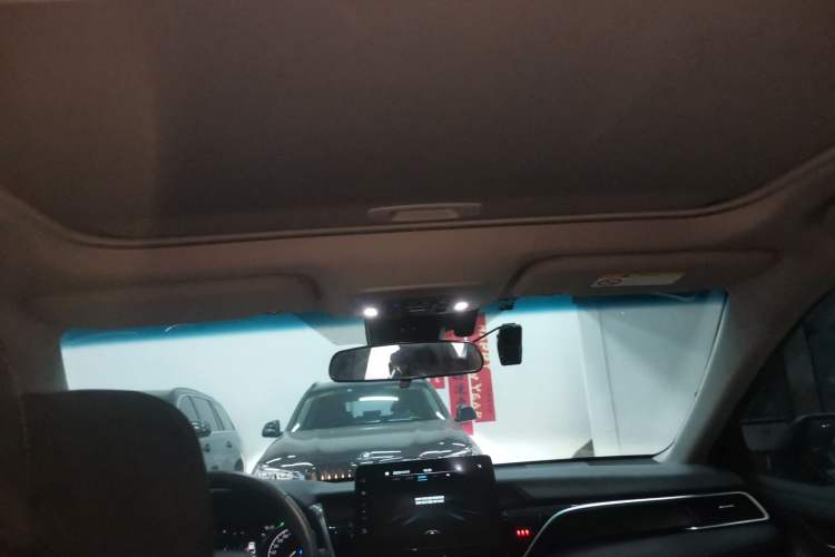 Used Toyota Camry 2021 2.0G Luxury Edition
