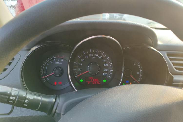 Used Kia K2 2015 Sedan 1.4L MT GLS
