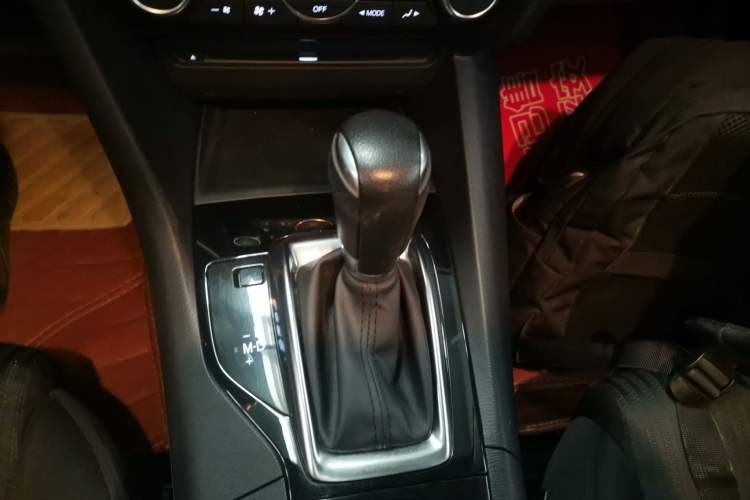 Used Mazda Mazda 3 Axela 2016 Sedan 1.5L Automatic Luxury Model