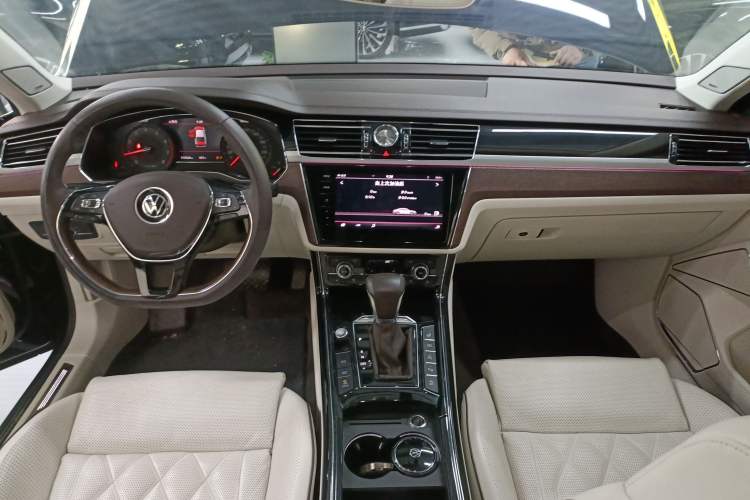 Used Volkswagen Phideon 2021 380TSI Prestige Edition
