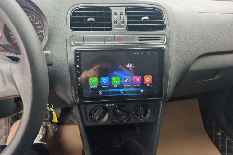 Used Volkswagen Polo 2016 1.4L Manual Fashion Model