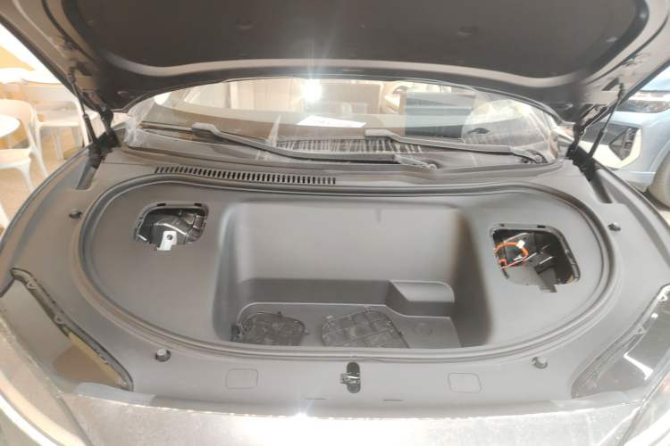 Used Hima Luxeed R7 2024 All-Electric 802 km Max