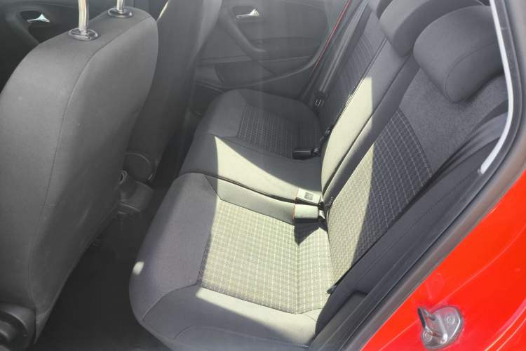 Used Volkswagen Polo 2016 1.6L Automatic Comfort Model