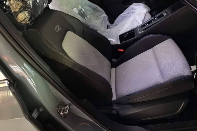 Used Volkswagen Golf 2025 Facelift 300TSI R-Line