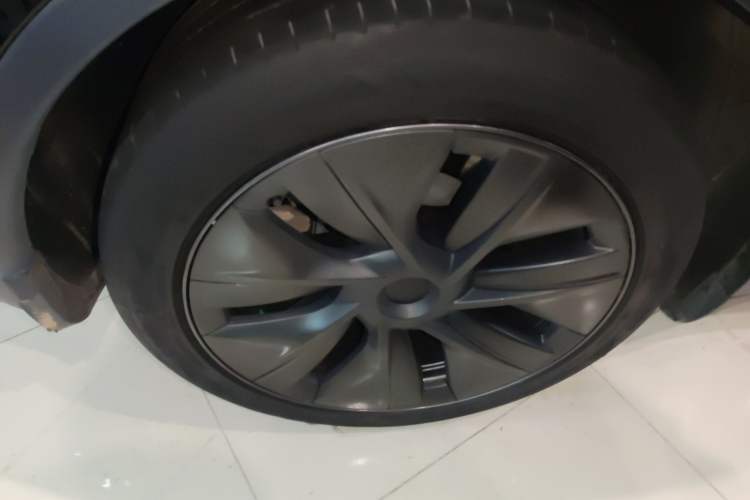 Used Tesla Model Y 2023 Rear-Wheel-Drive Version
