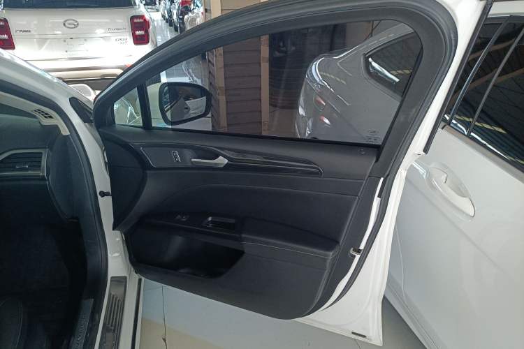 Used Ford Mondeo 2017 EcoBoost 200 Stylish Model
