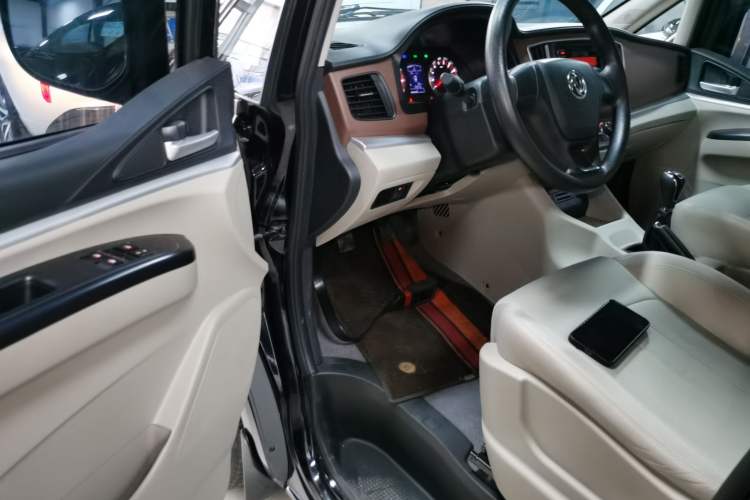 Used FORTHING Lingzhi 2020 M5L 1.6L Base Model 7 Seats