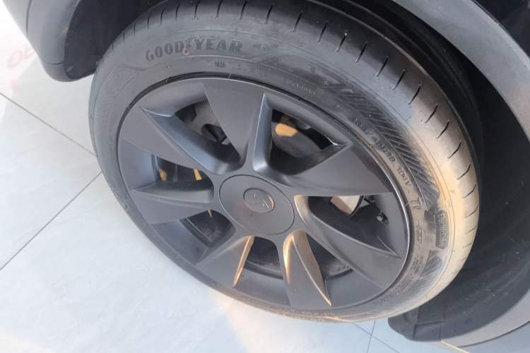 Used Tesla Model Y 2024 Rear-Wheel-Drive Version
